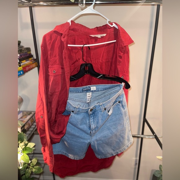 Mom shorts with red button up - Picture 2 of 3
